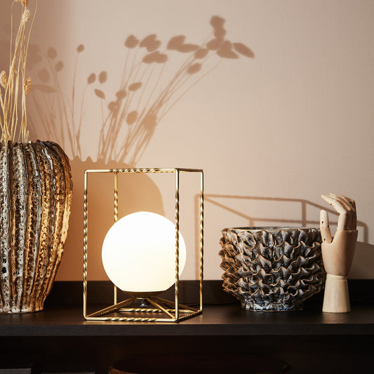 Eve bordlampe 20W E14 messing/hvit