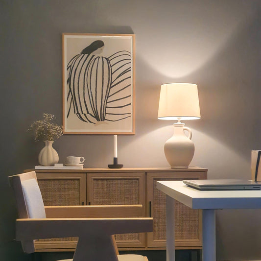 Athena bordlampe naturhvit m/skjerm