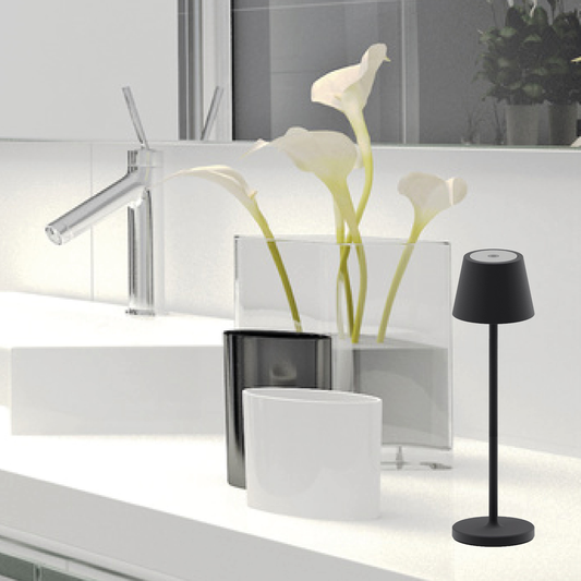 Iris mini bordlampe IP54 oppladbar sort