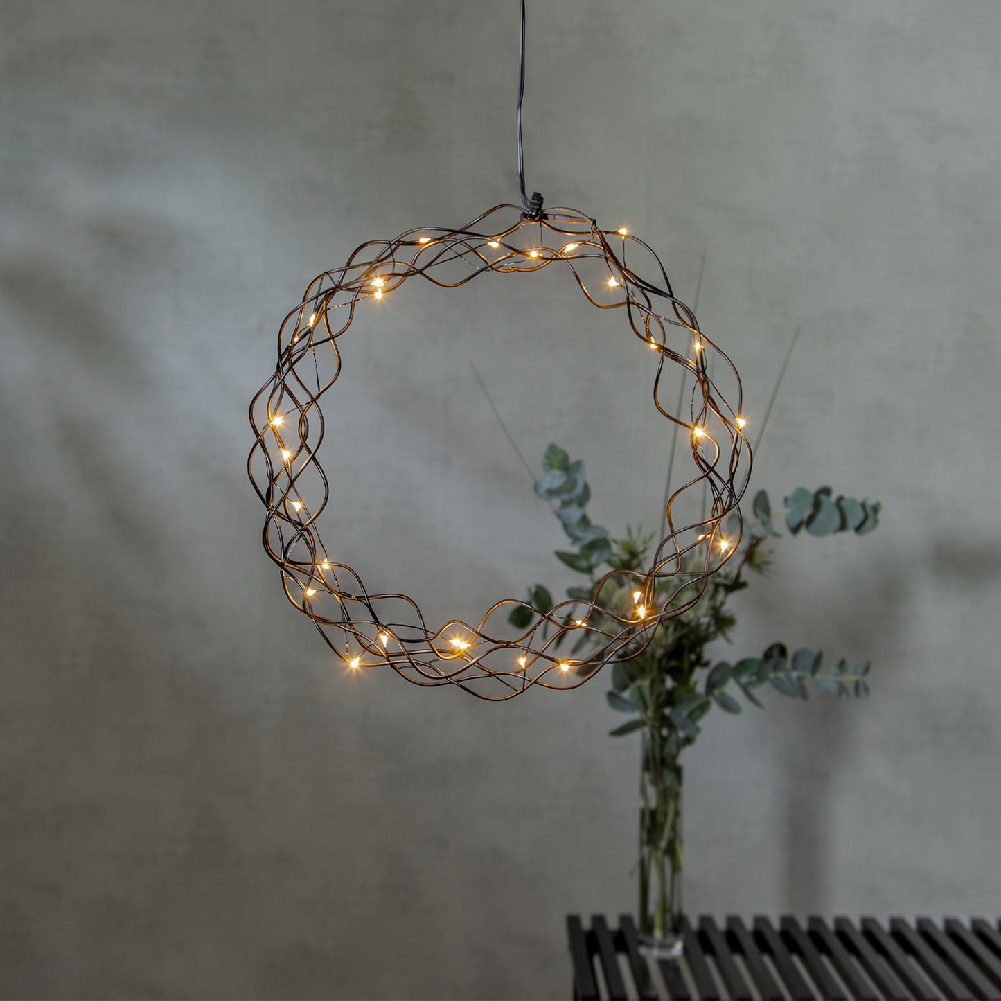 Curly julepynt krans 30cm sort