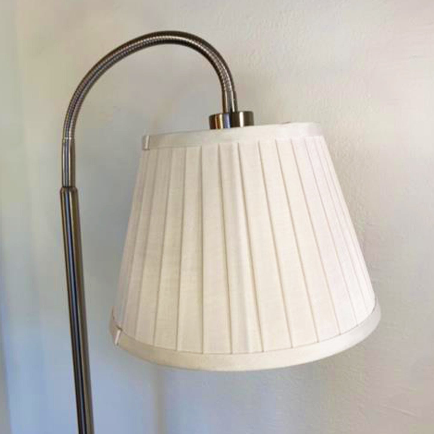 Daysi skjerm Ø25cm kipp krem