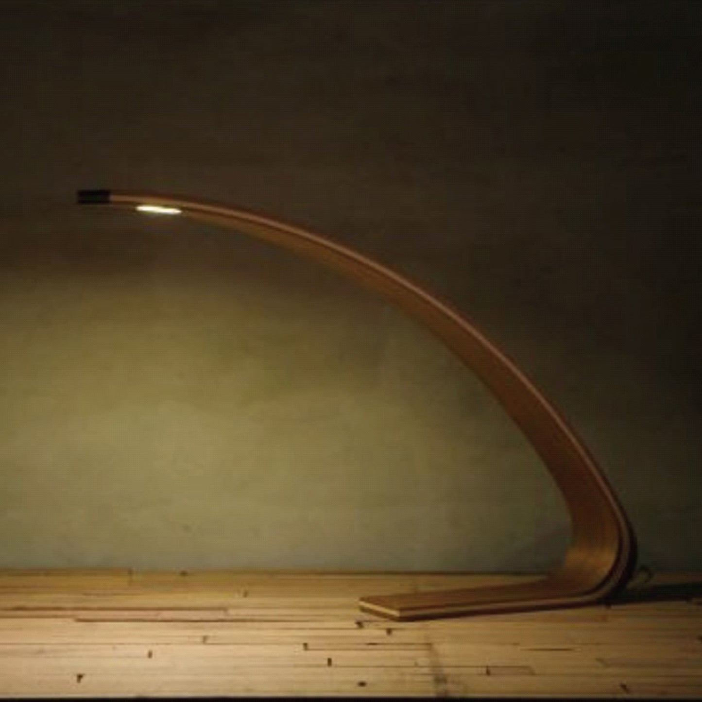 Uncle L LED bordlampe bambus