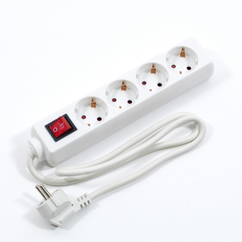 Skjøteledning 4-veiskontakt m/jord og bryter 1m