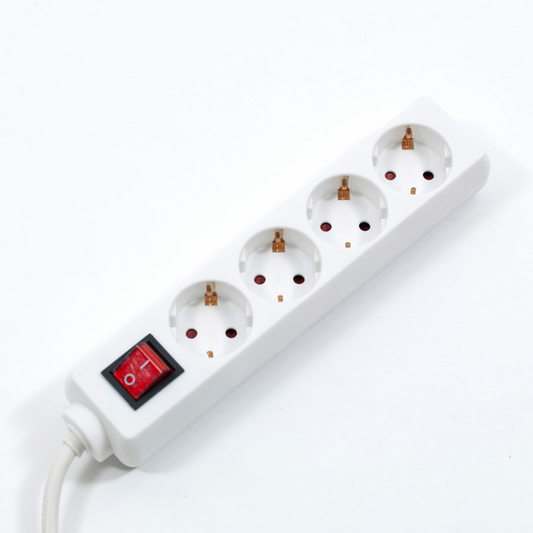 Skjøteledning 4-veiskontakt m/jord og bryter 3m