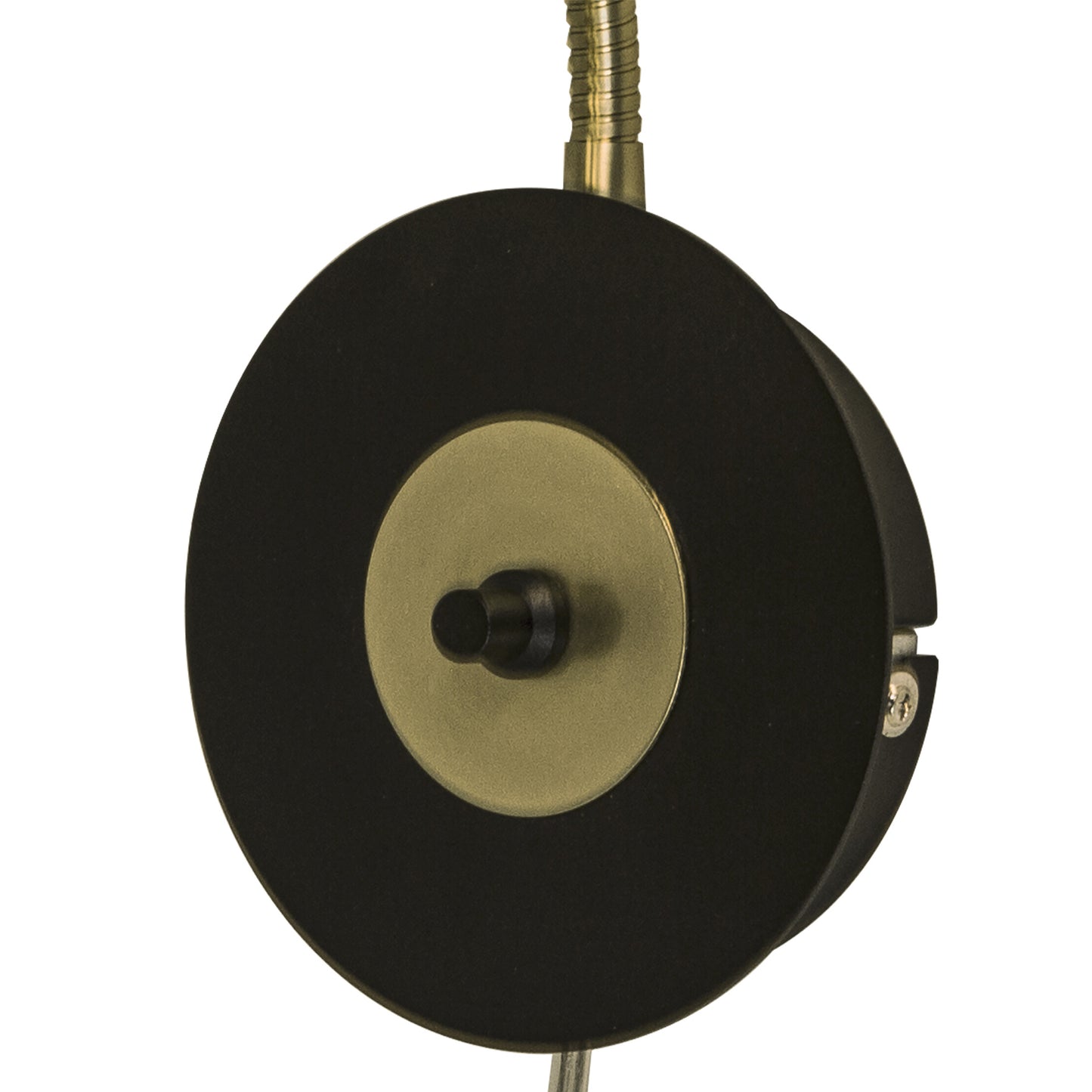 Veggfestet med bryter til Ljusdal vegglampe laget i svart metall og messing med lampeskjerm i sort tekstil - Aneta belysning