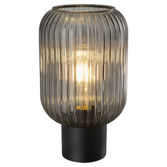 Ina bordlampe sotet