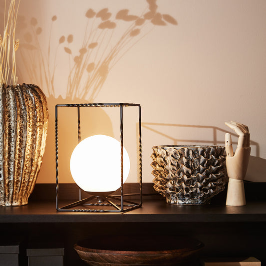 Eve bordlampe 20W E14 sort/hvit