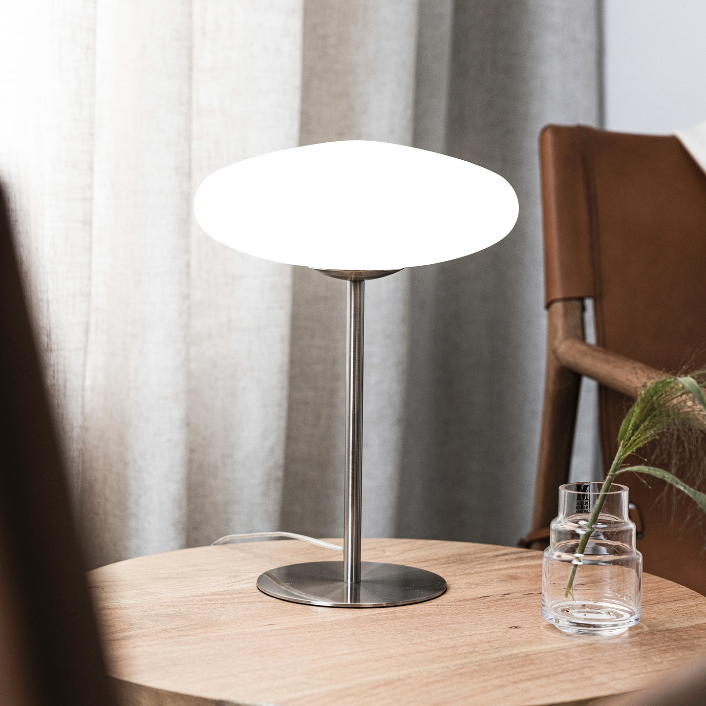 Locus bordlampe G9 18W hvit/stål