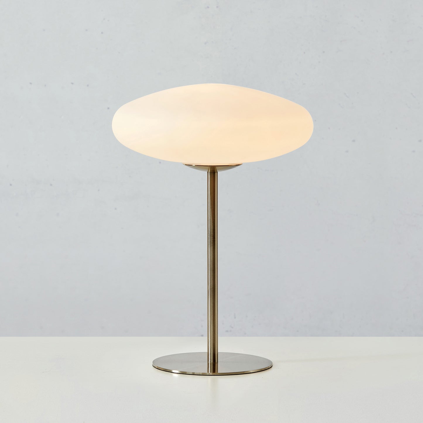 Locus bordlampe G9 18W hvit/stål