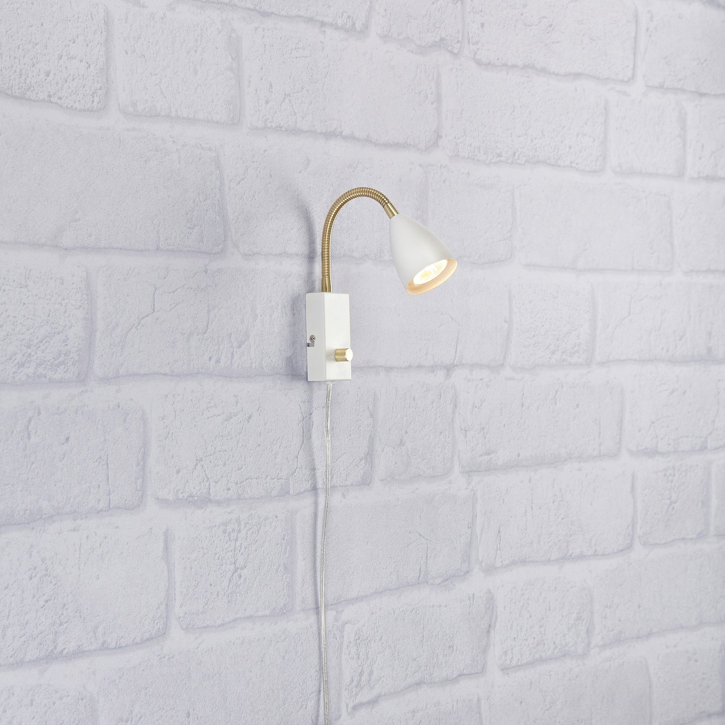 Shiro vegglampe hvit/messing m/dim