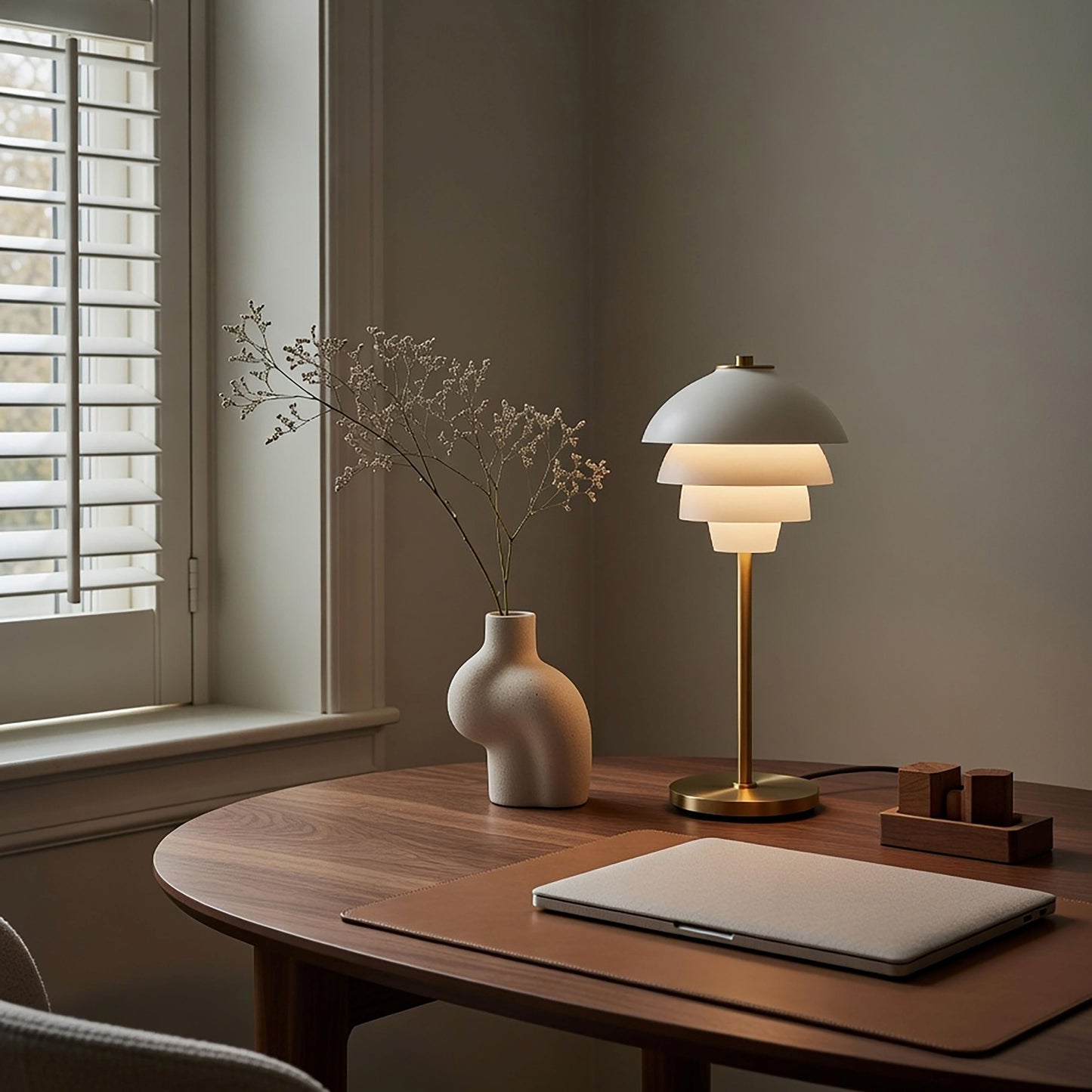 Valencia bordlampe hvit/messing