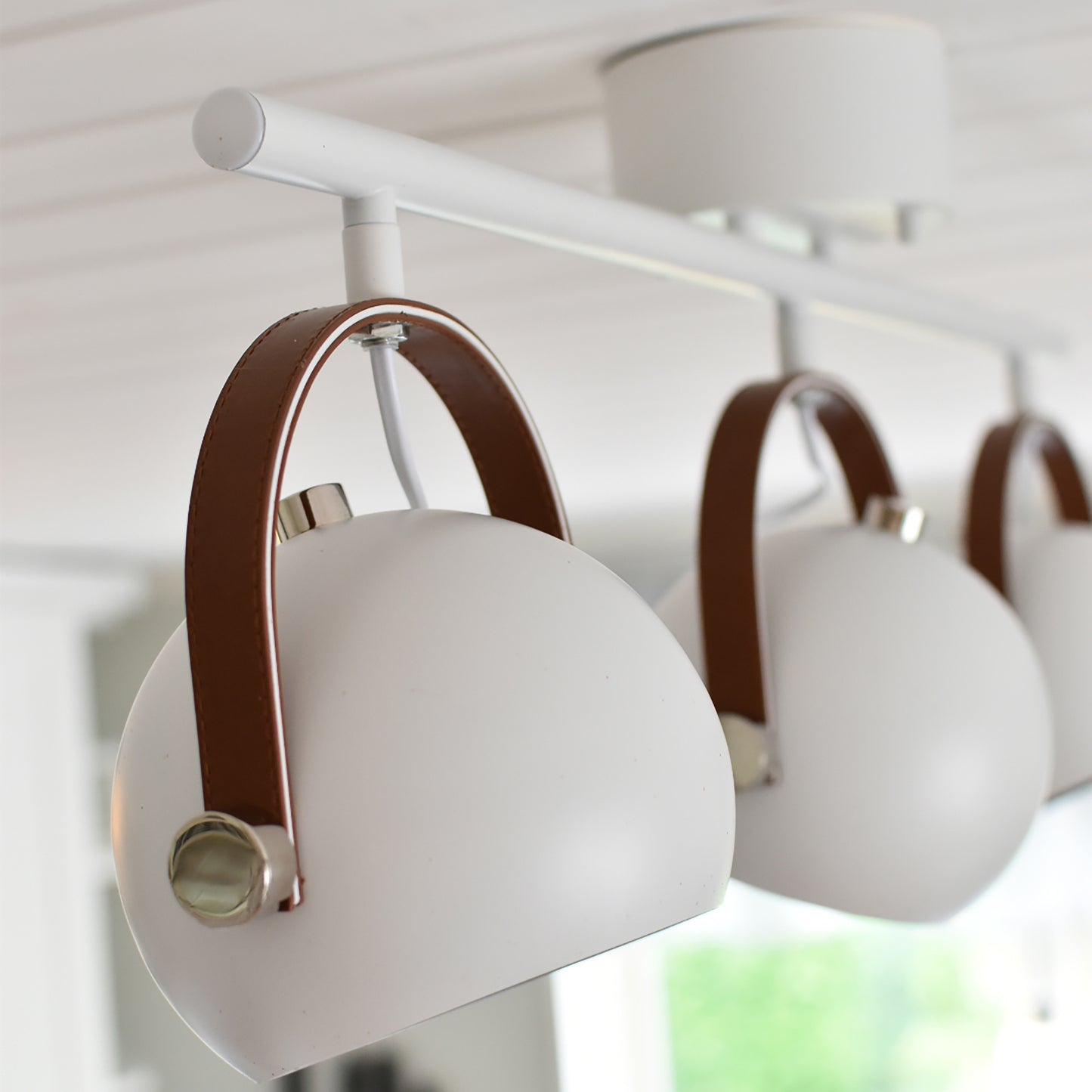 Bow takspot 3-lys hvit