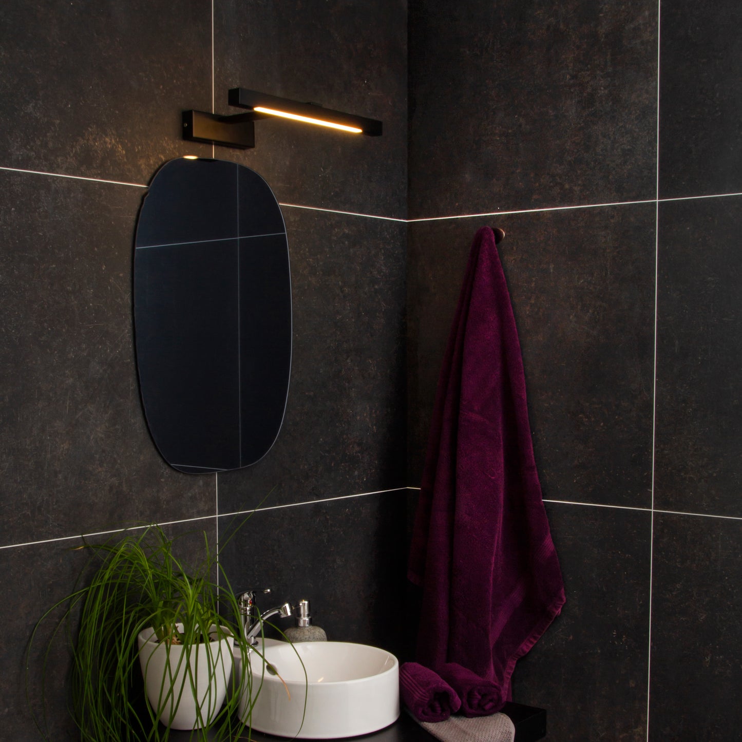 Lucca LED vegglampe IP44 sort