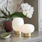 Millie bordlampe oppladbar LED messing/opal