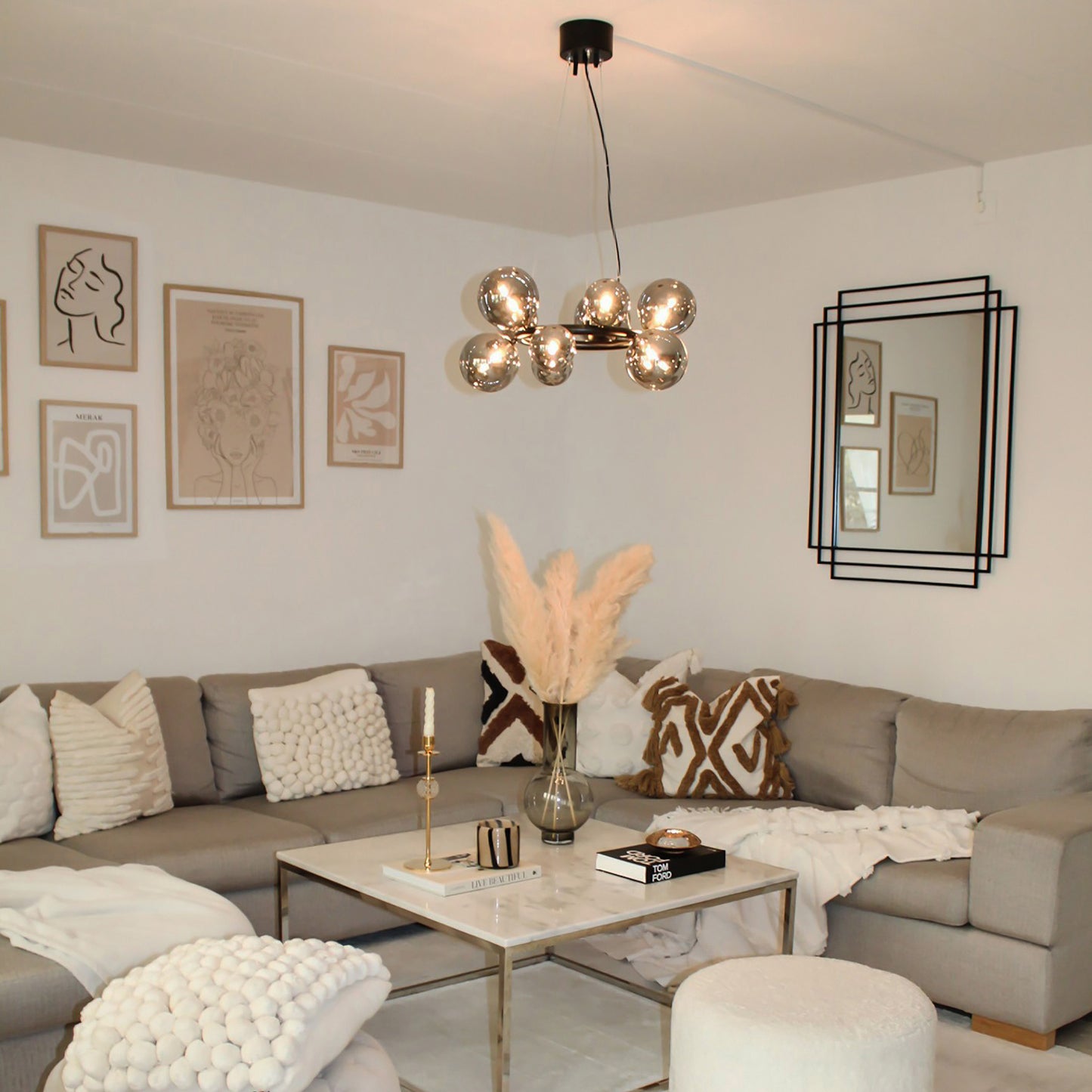 Molekyl 10-lys pendel rund sort