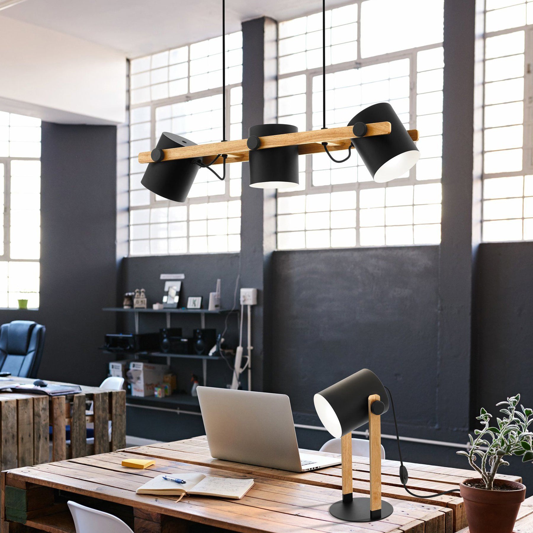Hornwood taklampe pendel sort metall treverk 3xE27 | interiør lampe stue  kjøkken hytta | EGLO Lampemagasinet