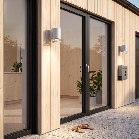 Nordmarka utelampe vegg hvit